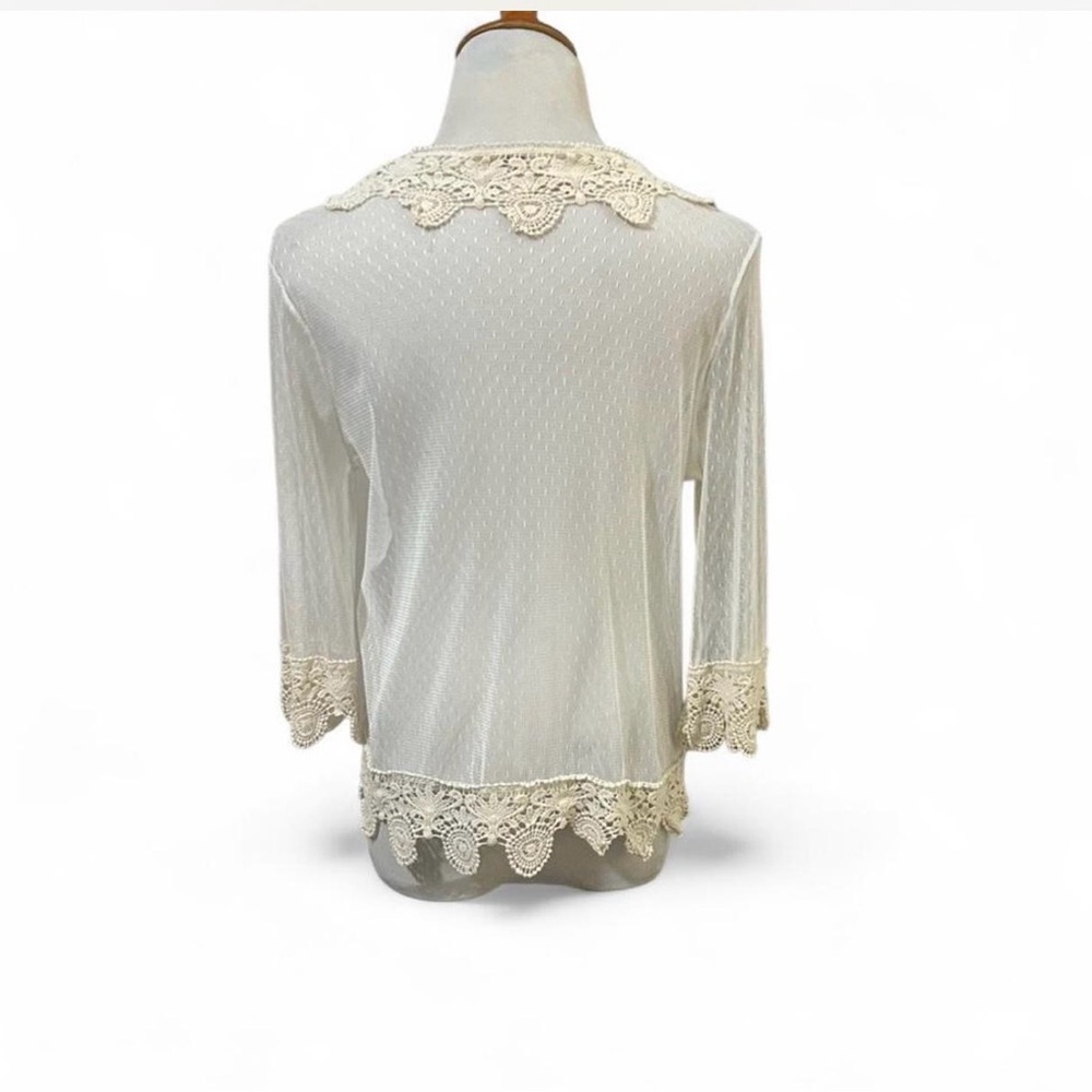 ISSI Cream Lace Detail top - Picture 6 of 7